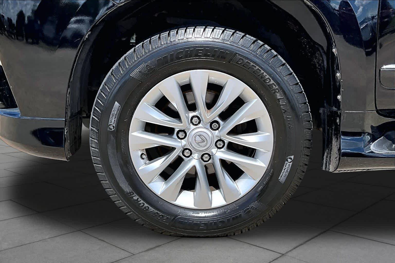 Used 2017 Black Onyx Lexus Premium image 10