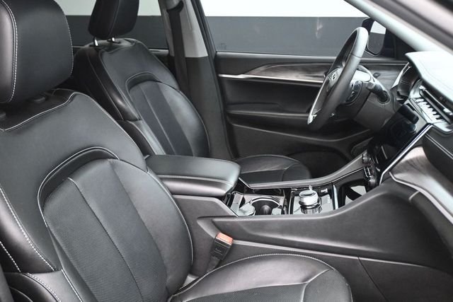Used 2023 Black Jeep Limited image 22