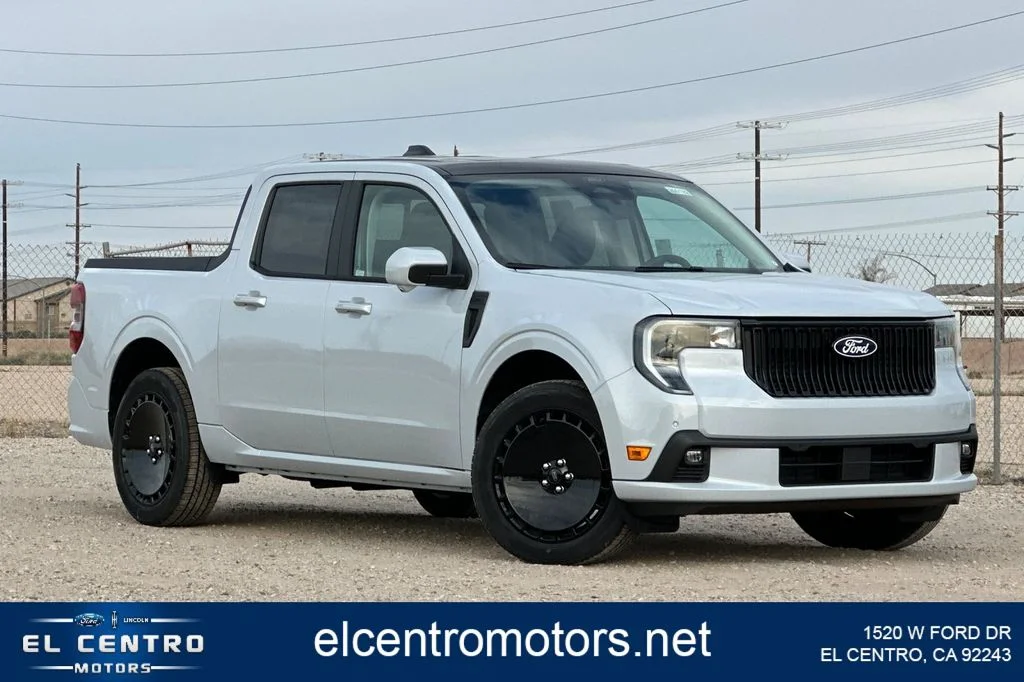 New 2026 Space White Metallic Ford Lobo High image 1