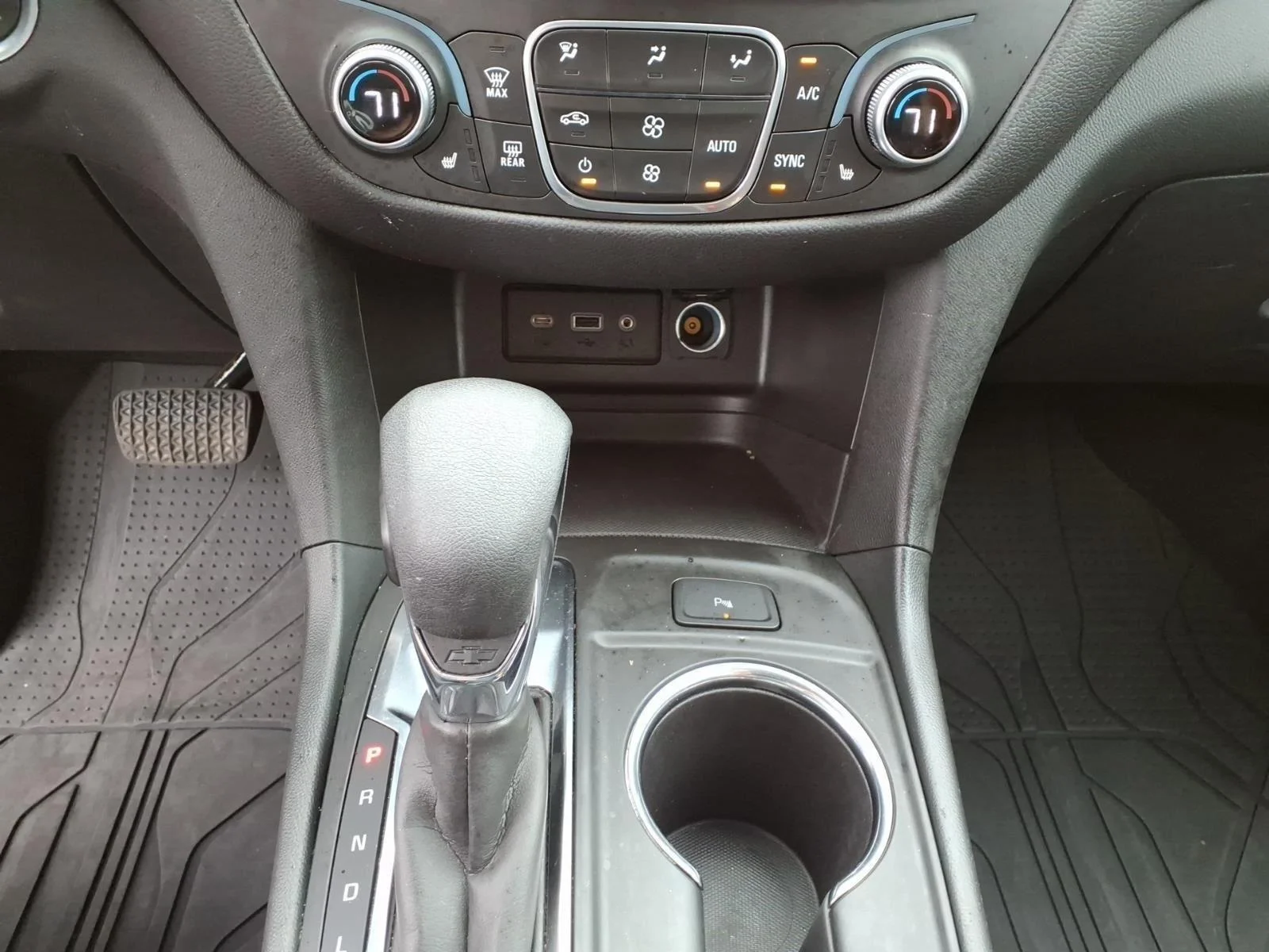Used 2024 Radiant Red Tintcoat Chevrolet LT image 22