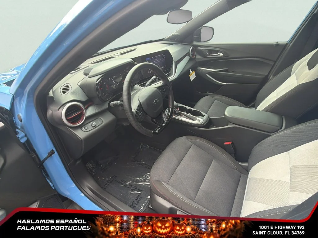 Used 2024 Fountain Blue Chevrolet 1RS image 15
