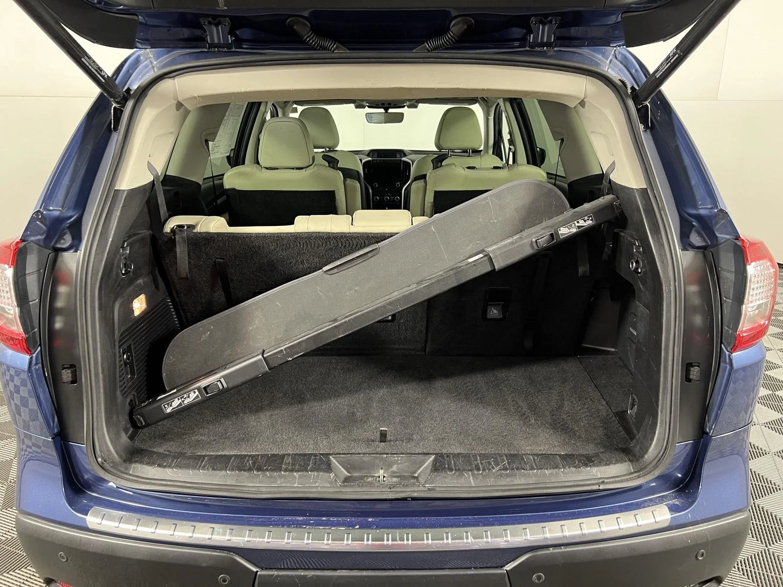 Used 2019 Abyss Blue Pearl Subaru Limited image 7