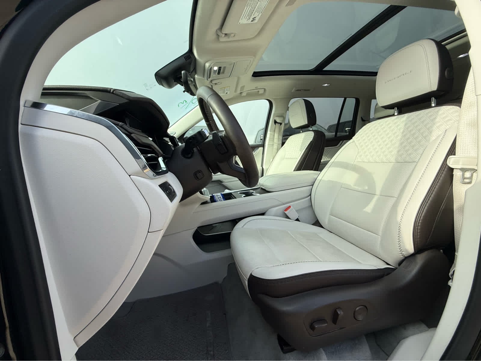 Used 2025 Ebony Twilight Metallic GMC FWD Denali image 6