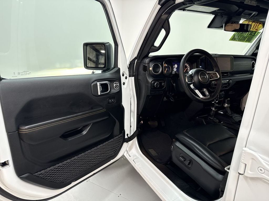 Used 2024 Bright White Clearcoat Jeep Sahara image 15