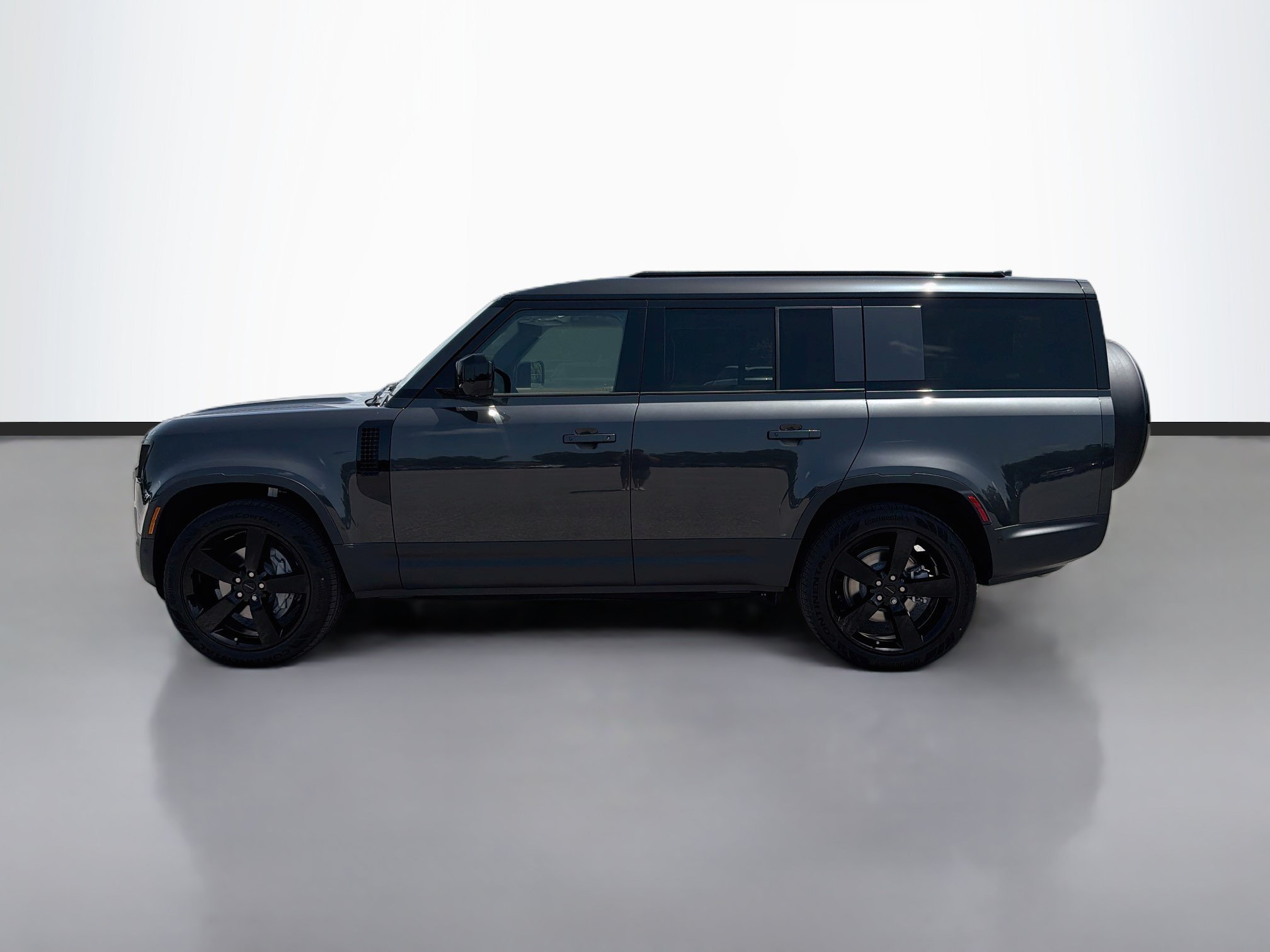 New 2026 Carpathian Grey Land Rover S image 2