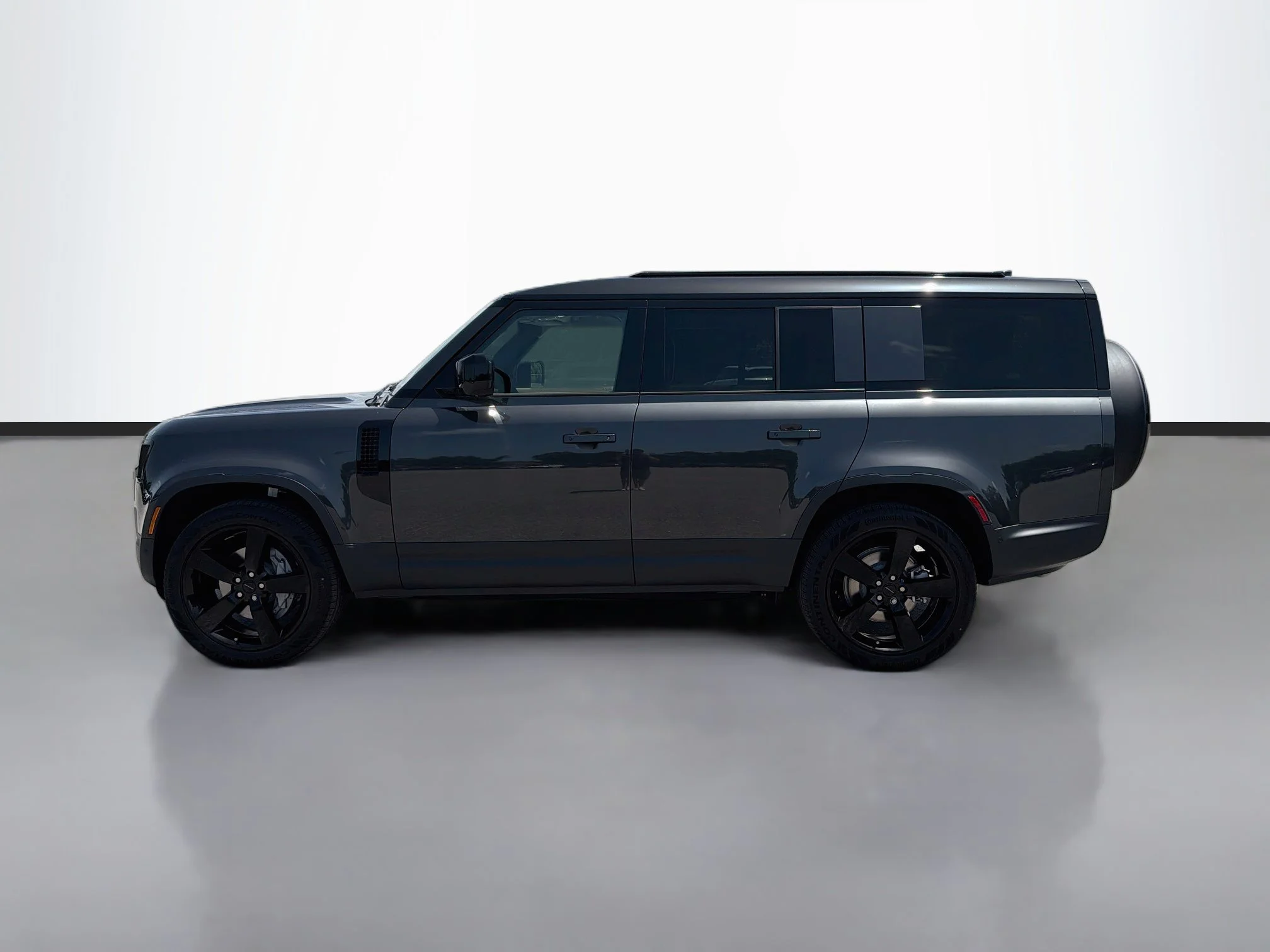 New 2026 Carpathian Grey Land Rover S image 2