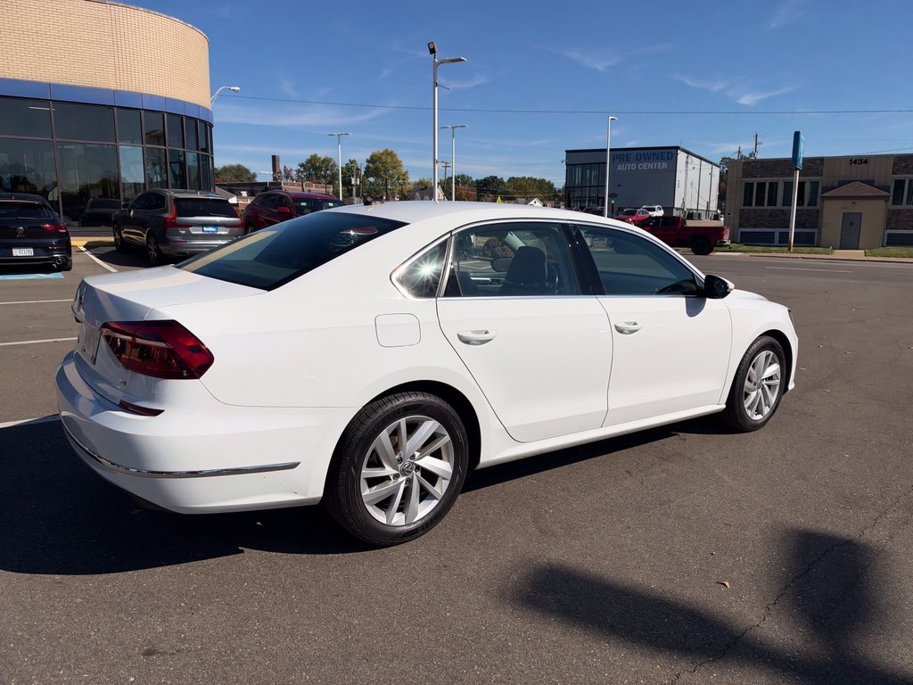 Used 2018 White Volkswagen 2.0T SE image 5