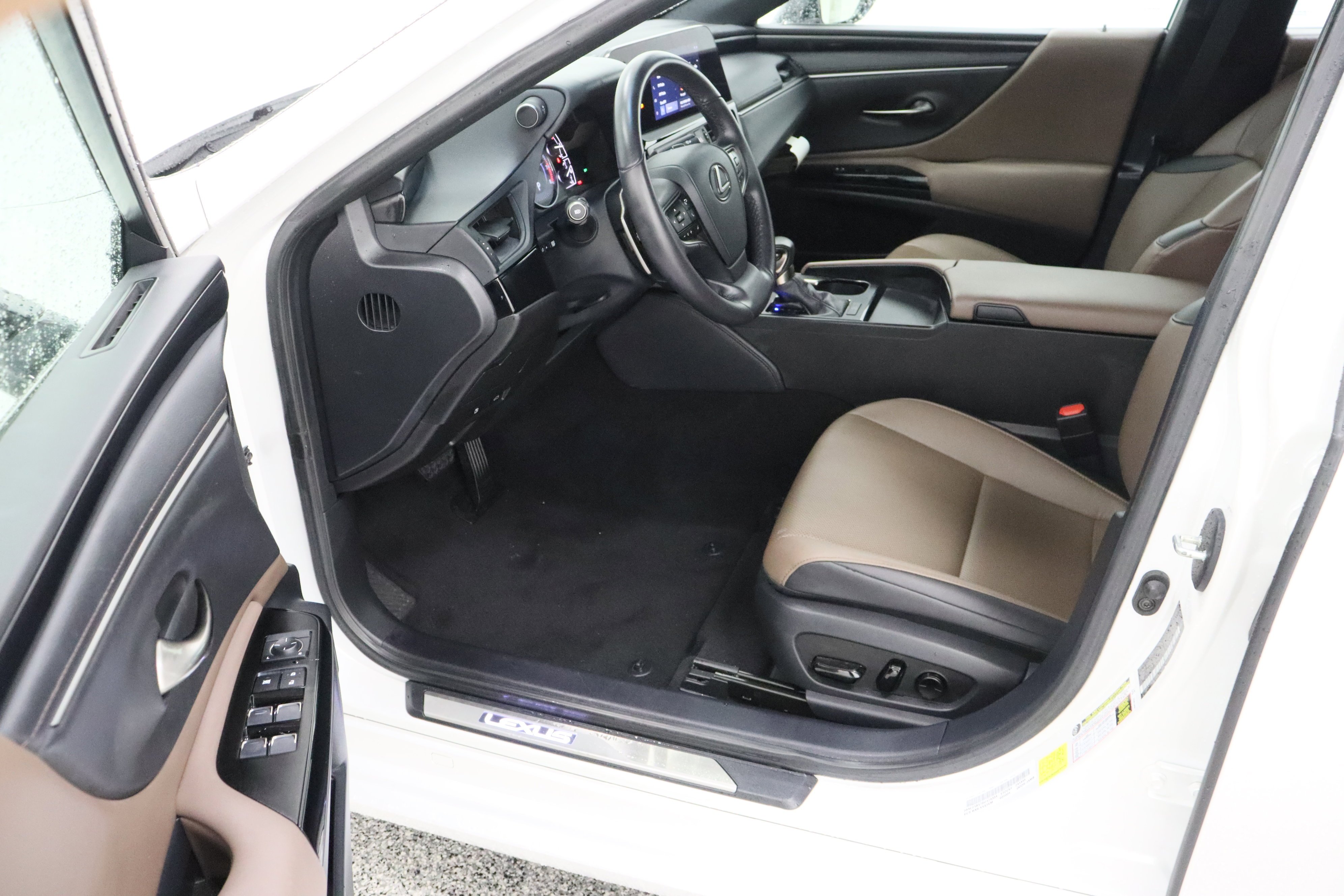 Used 2024 Eminent White Pearl Lexus ES 350 3.5L image 14