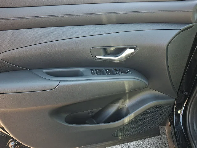 New 2027 Black Hyundai SE image 8
