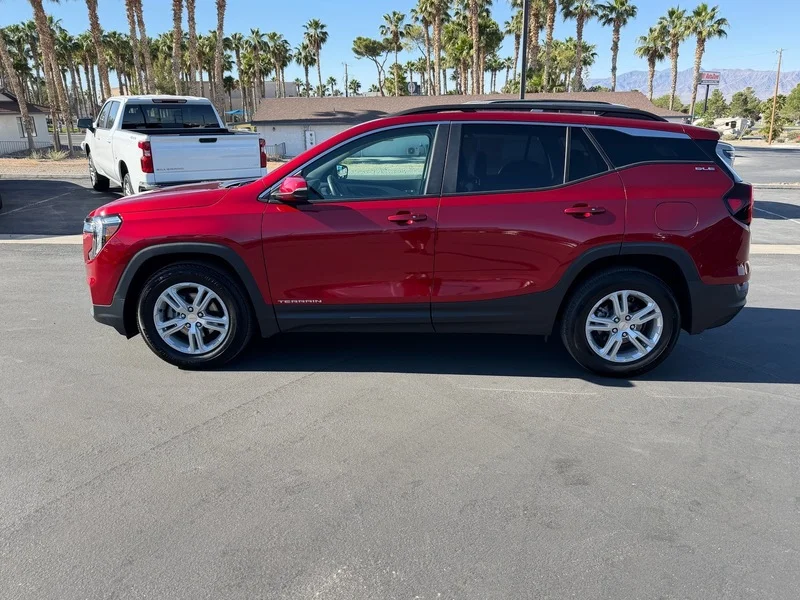 Used 2024 Volcanic Red Tintcoat GMC SLE image 6