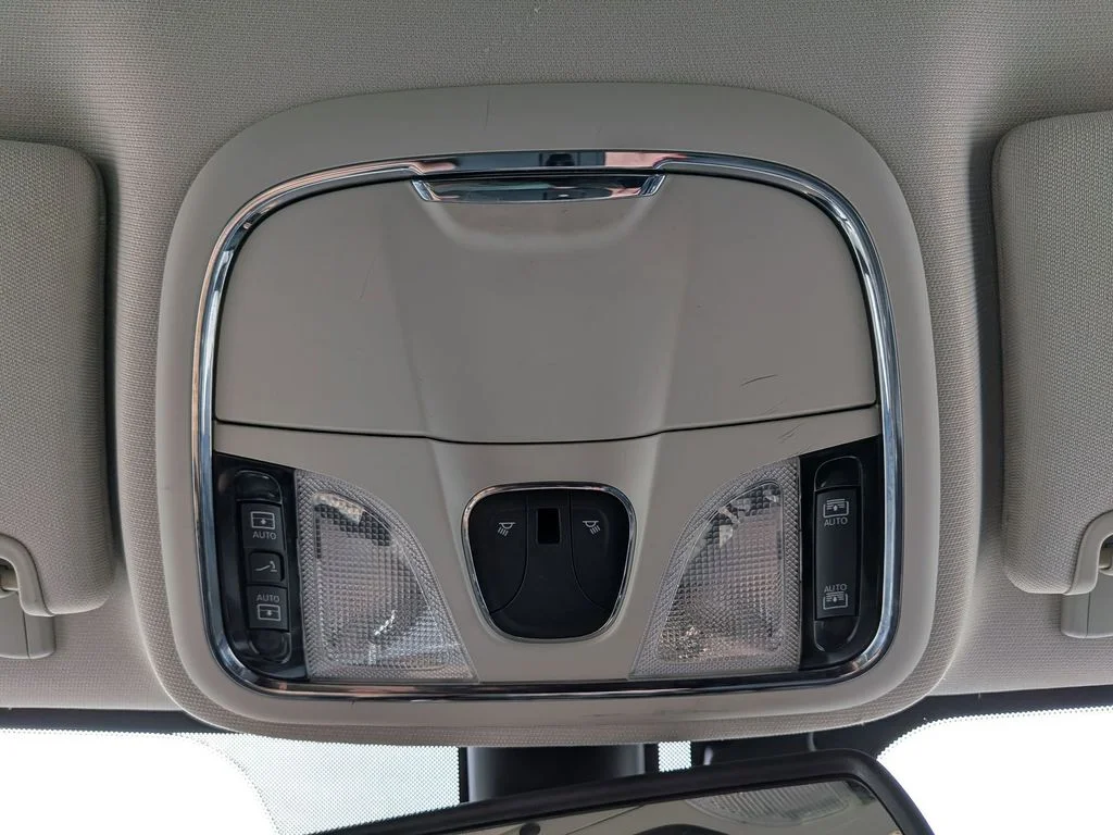 Used 2016 Blue Jeep Limited image 20