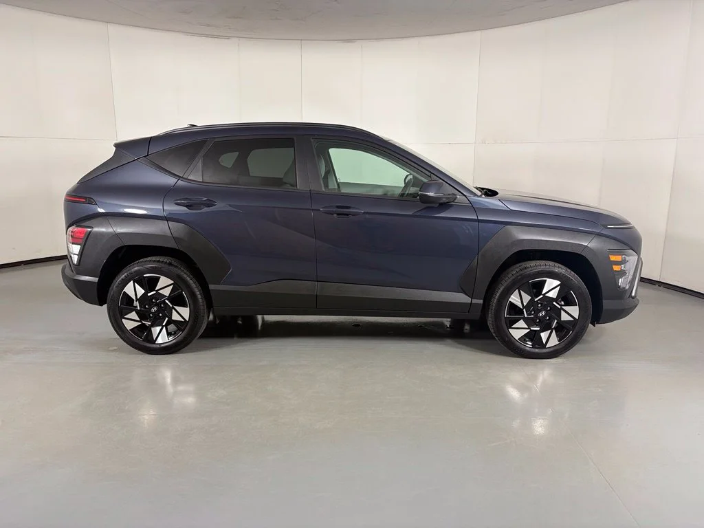 Used 2024 Blue Hyundai SEL image 9