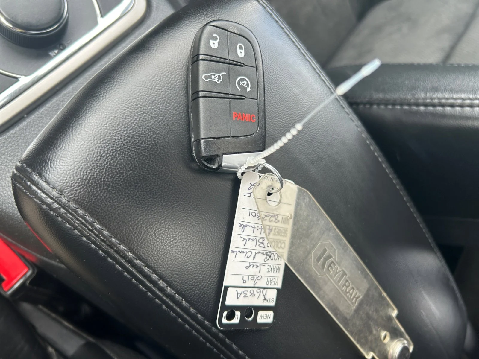 Used 2019 Diamond Black Crystal Pearl Jeep ALTITUDE image 25