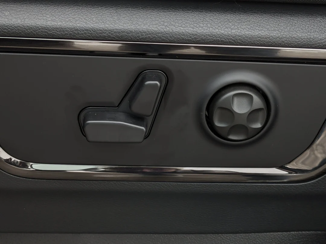 New 2026 Black RAM Limited - - Night Ed - Pano Sunroof - Hurricane HO Turbo - 14.4 Screen - Head-Up Display & More! image 15