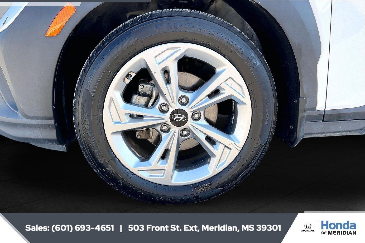 Used 2022 Lunar White Hyundai SEL image 7