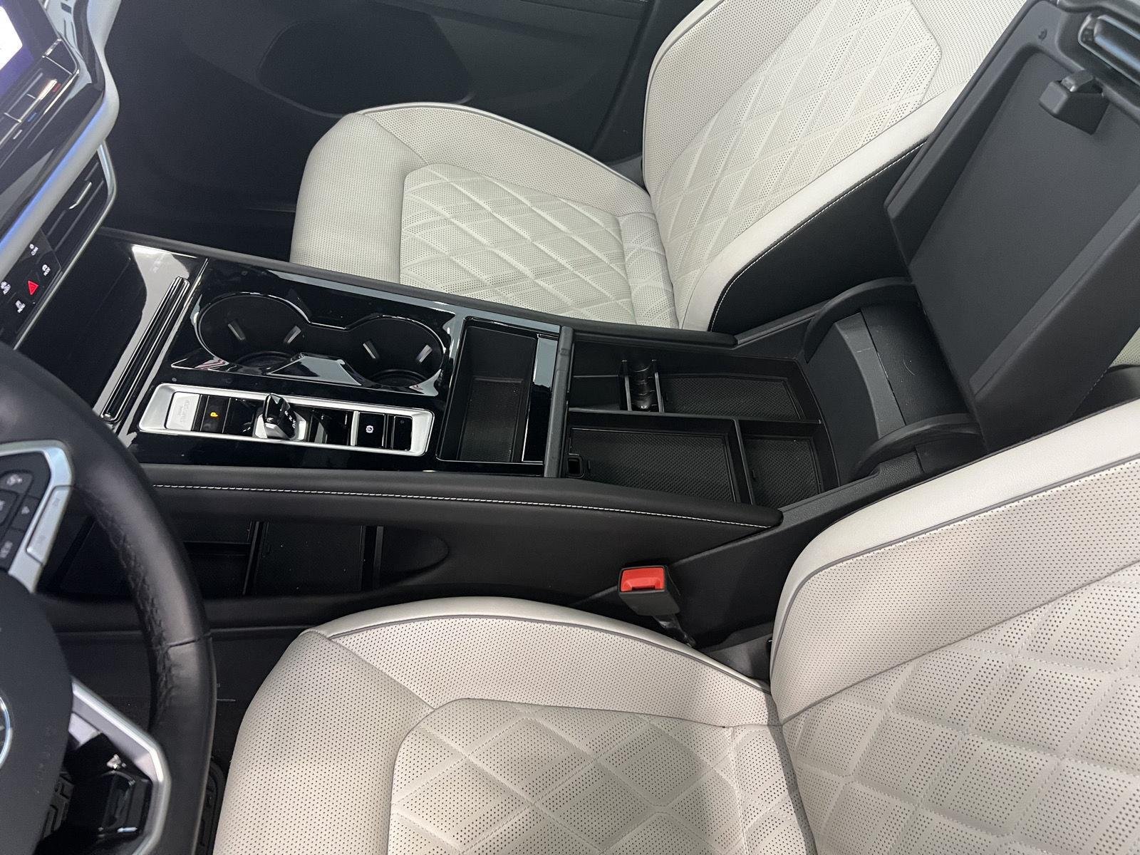 2025 Volkswagen Atlas Cross Sport SEL Premium R-LINE - Photo 18