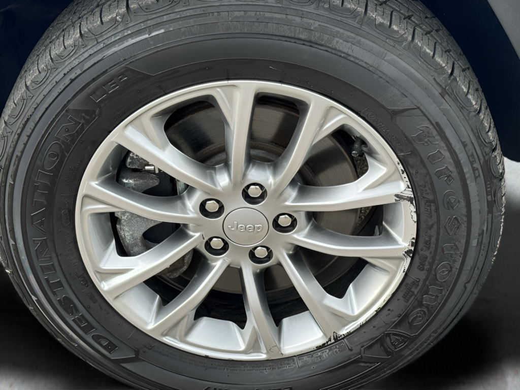 Certified Used 2022 Blue Jeep Latitude Lux image 29