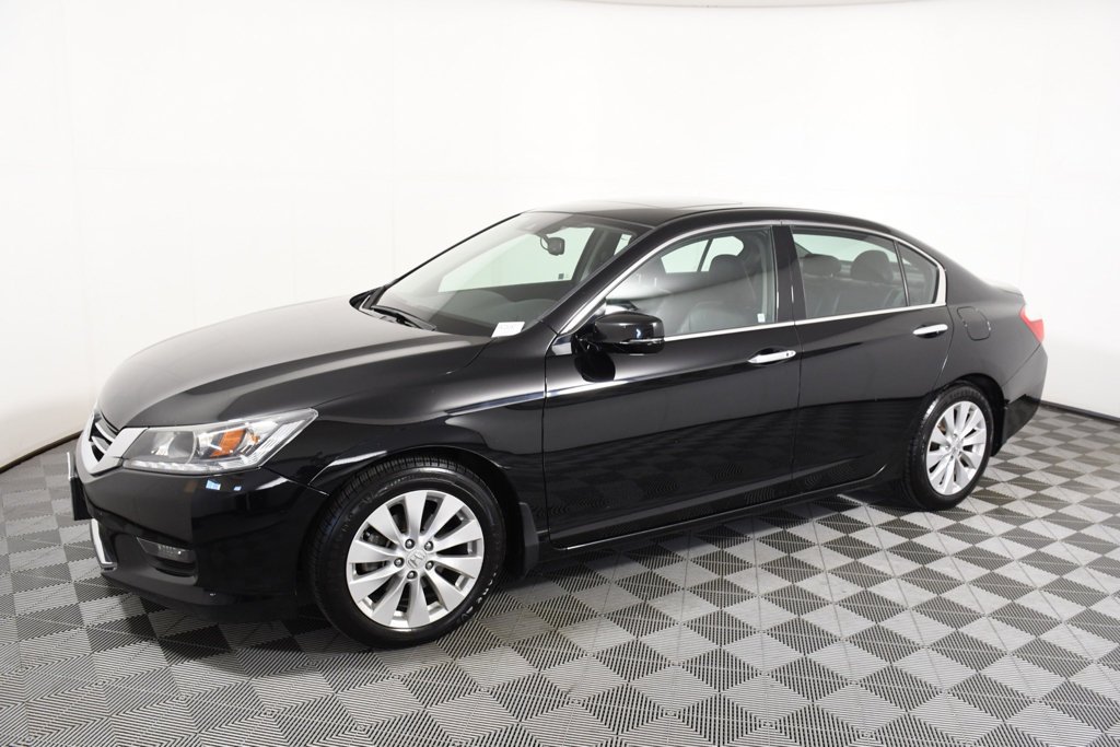 Used 2015 Crystal Black Pearl Honda EX-L image 3