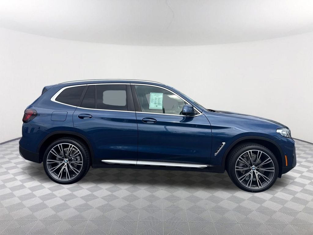 Used 2024 Phytonic Blue Metallic BMW xDrive30i image 3