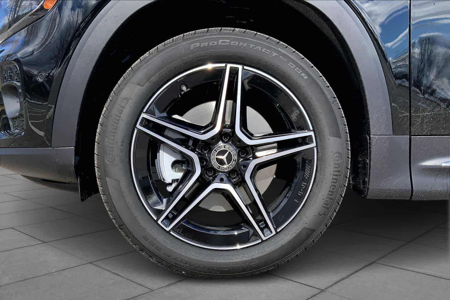 New 2026 Night Black Mercedes-Benz GLB 250 image 15