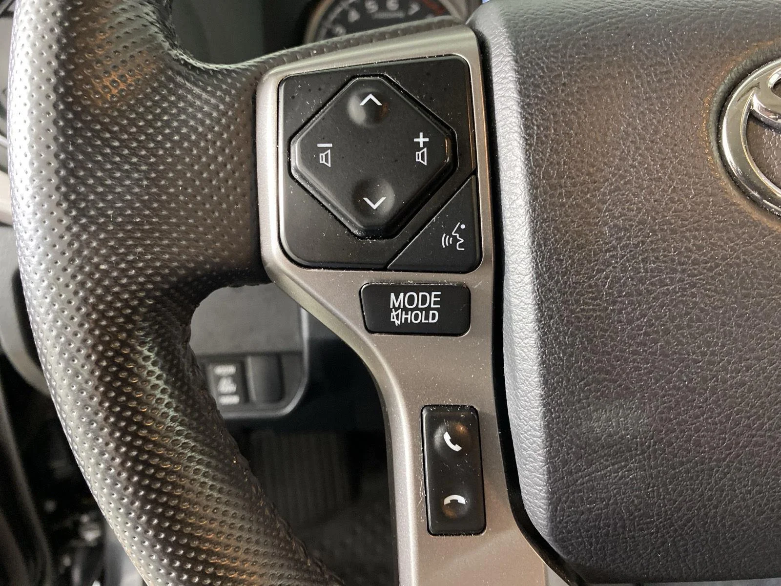 Used 2023  Toyota SR image 15