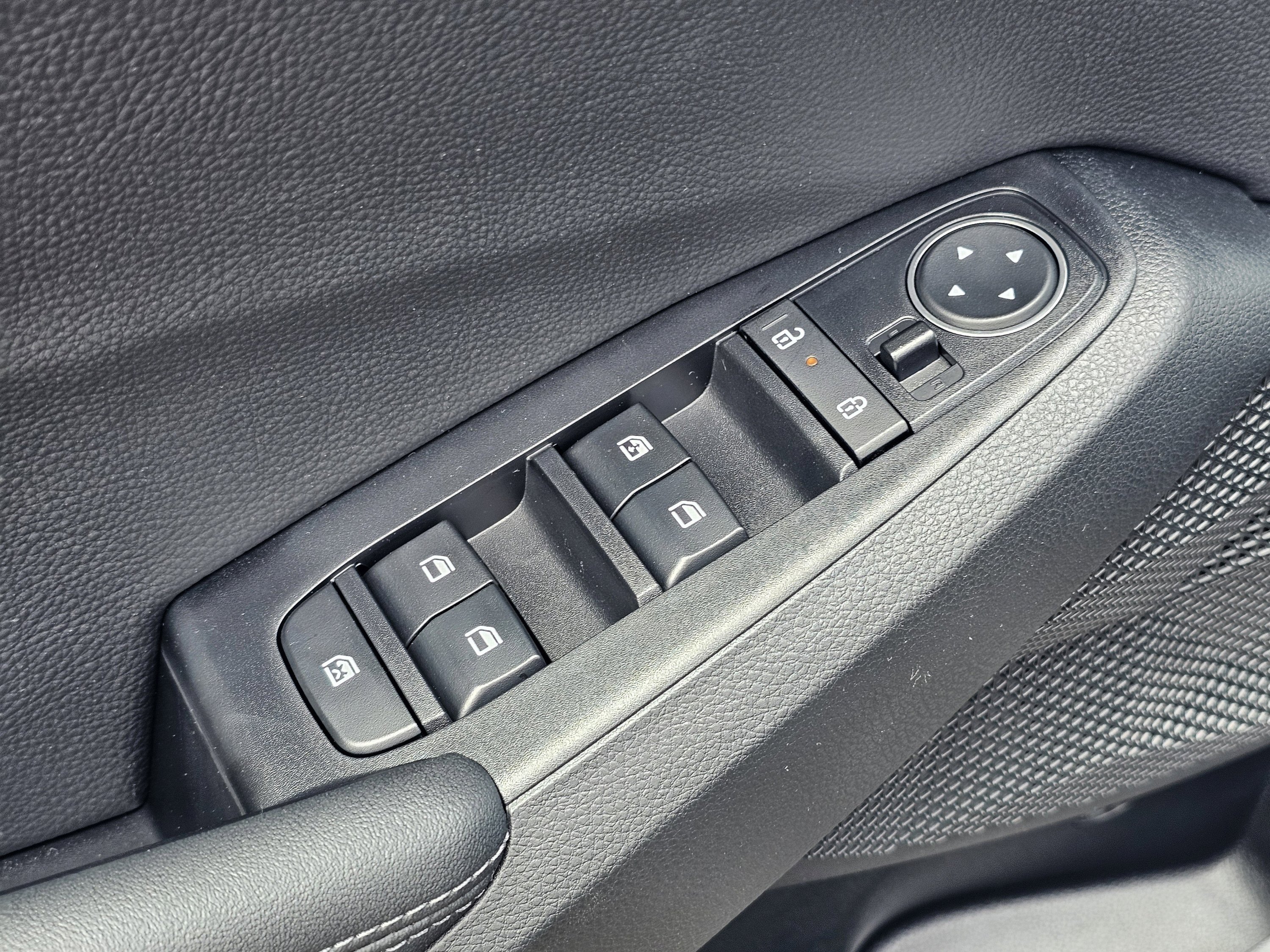 New 2026 Fusion Black Kia S image 15