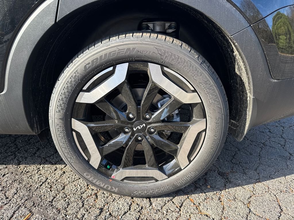 Used 2025 Black Kia S image 20