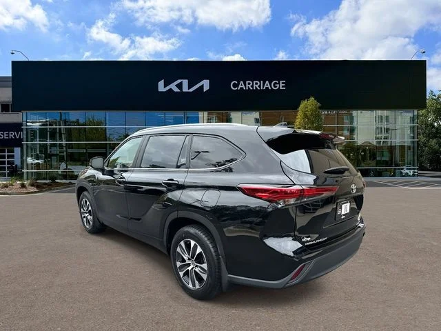 Used 2023 Black Toyota XLE image 6