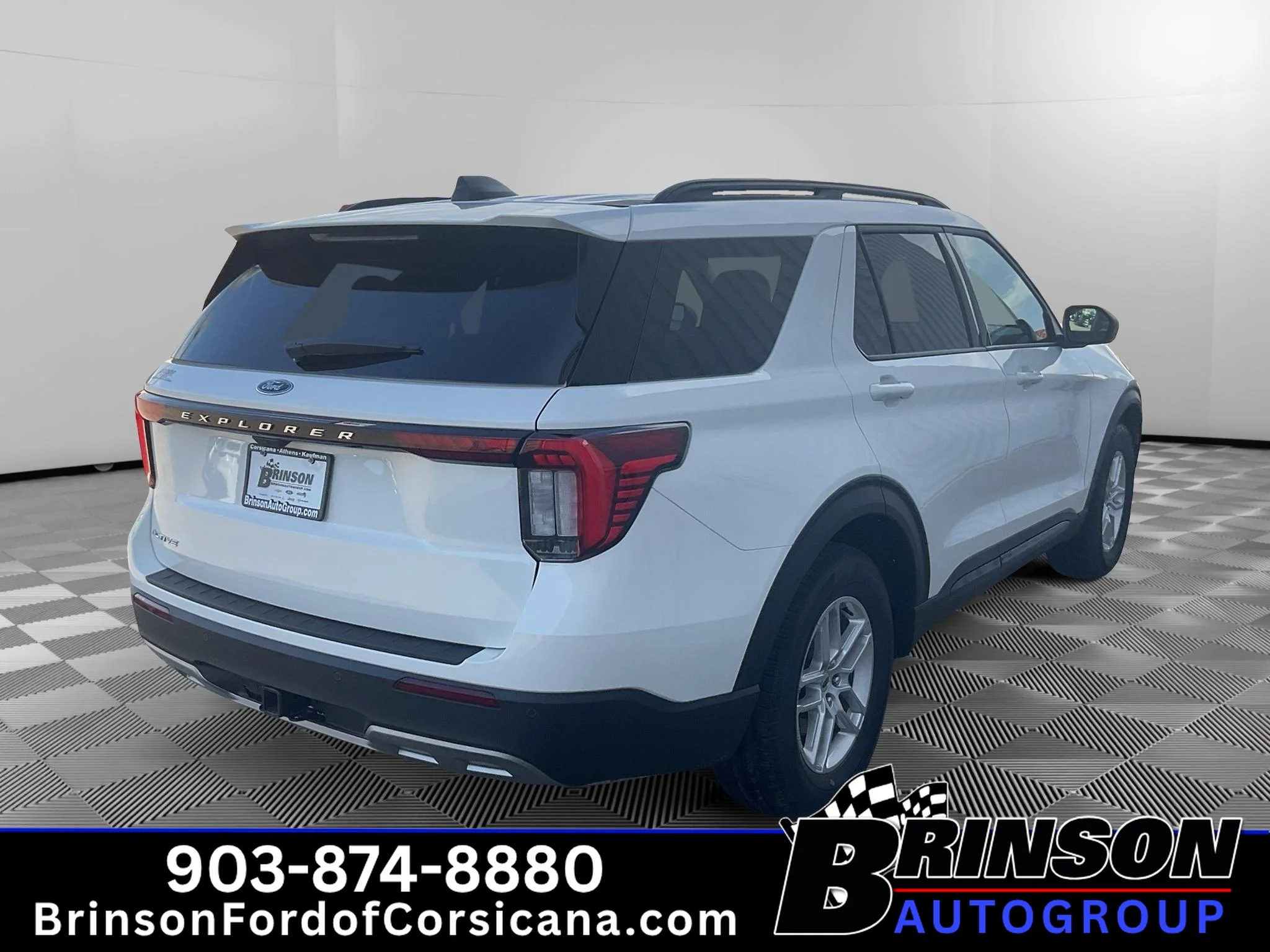 New 2026 Star White Metallic Tri-Coat Ford Active image 5