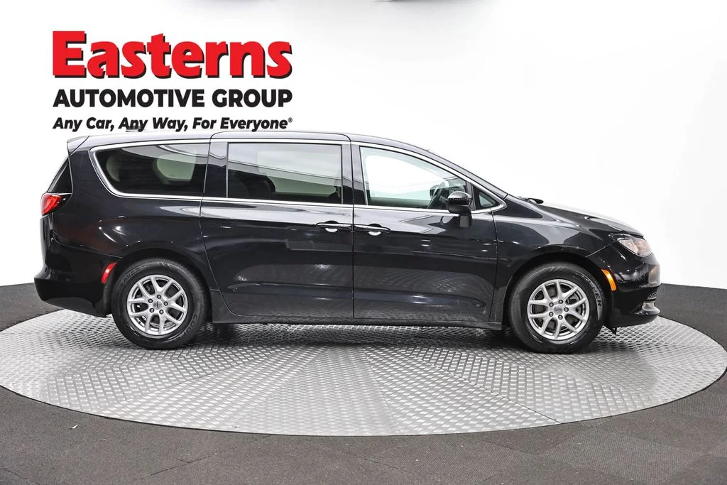Used 2024 Black Chrysler LX image 4
