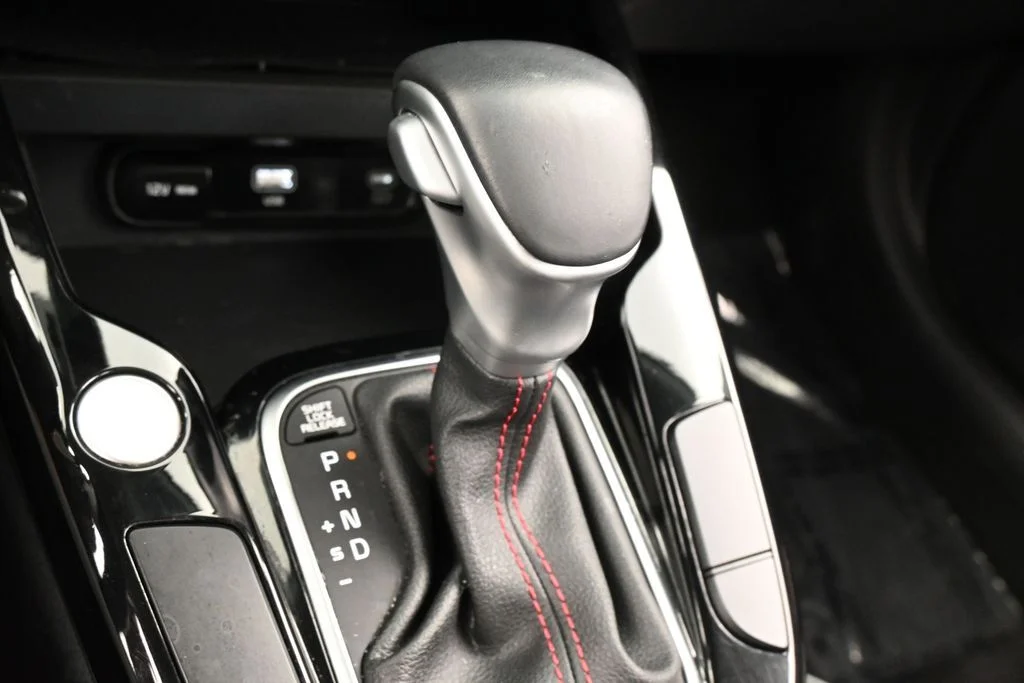 Used 2024 Gravity Gray Kia GT-Line image 21