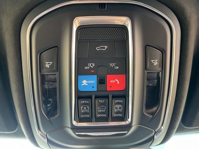 Used 2025 Black Jeep Summit image 30