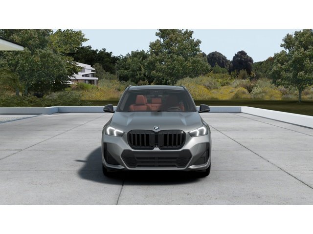 New 2027 Space Silver Metallic BMW  image 3