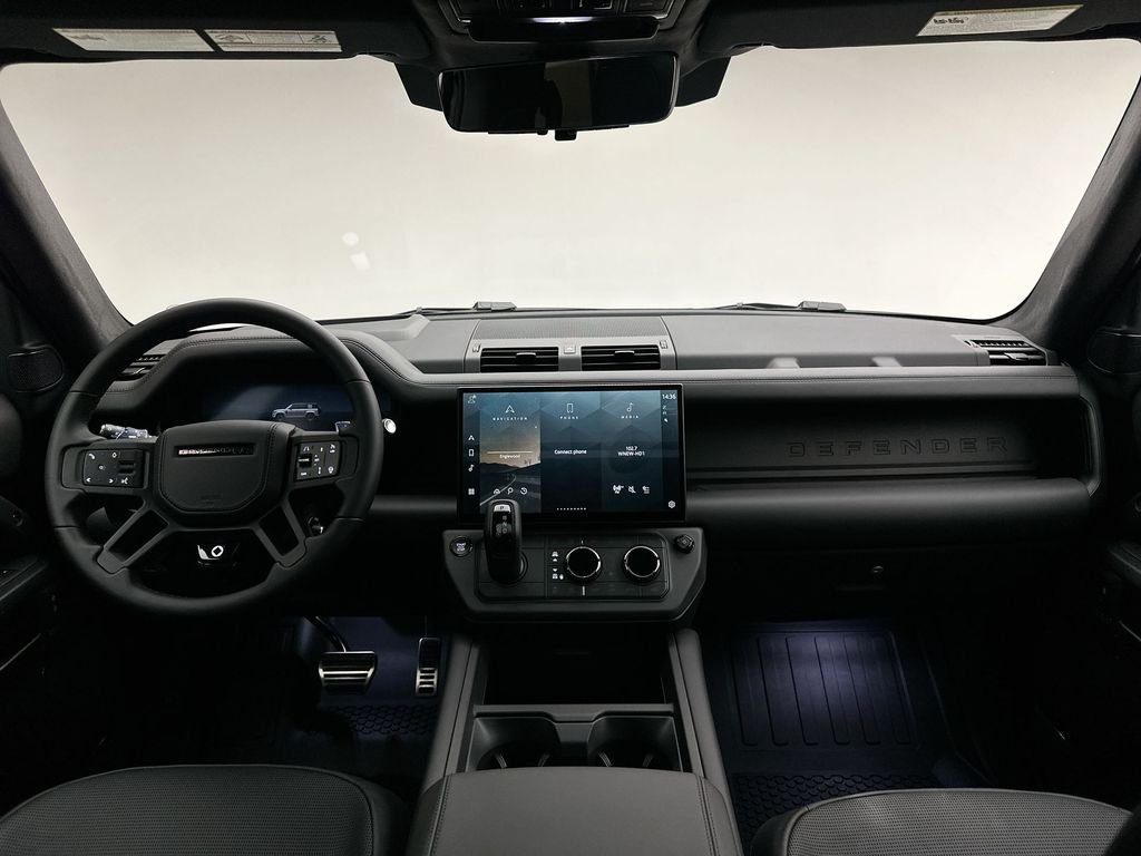 New 2026 Narvik Black Land Rover OCTA image 16