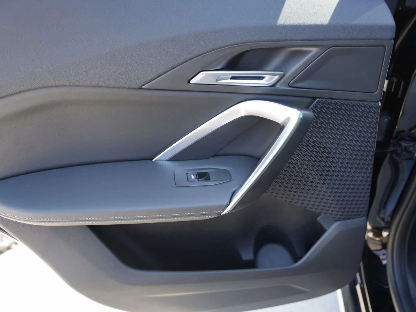 New 2026 Jet Black BMW xDrive28i image 9