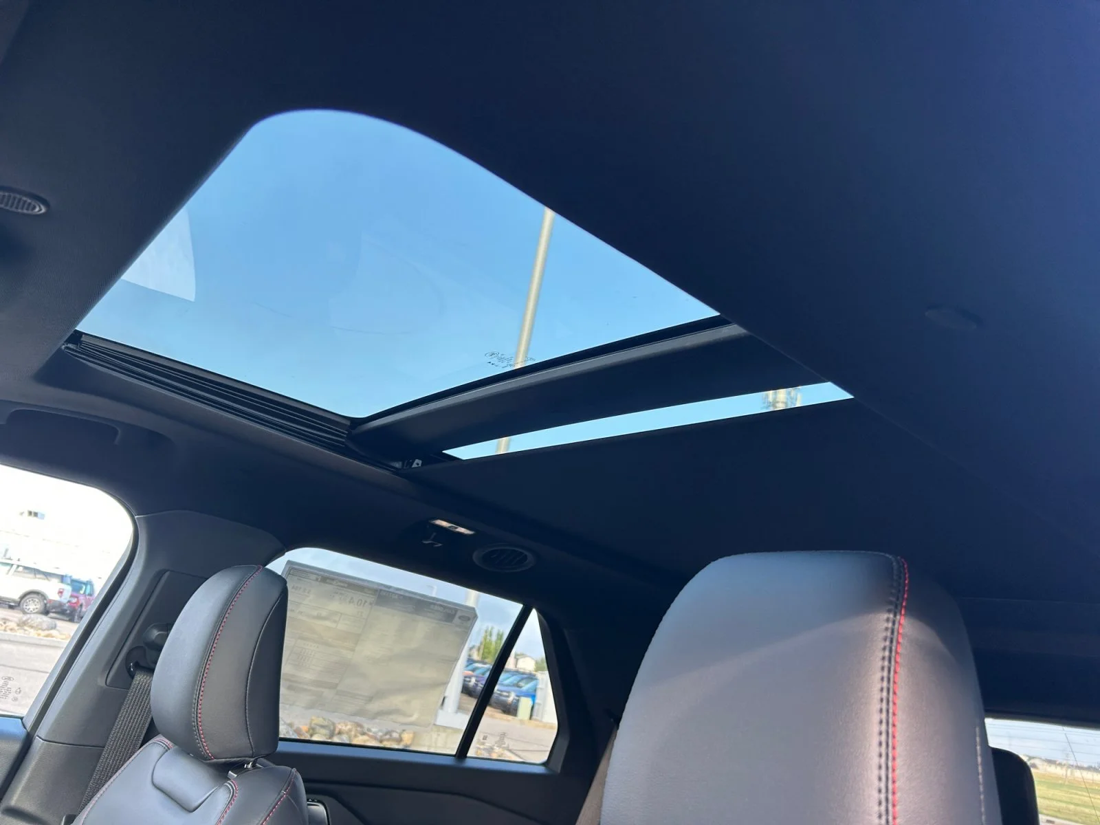 New 2027 Ruby Red Metallic Tinted Clearcoat Ford ST-Line image 18