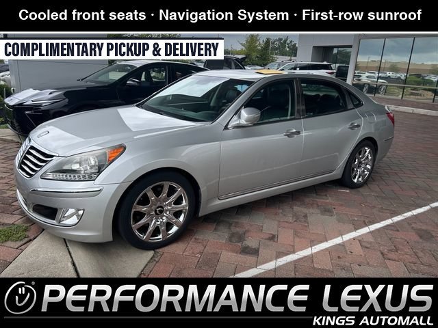 Used 2011 Platinum Metallic Hyundai Signature image 1