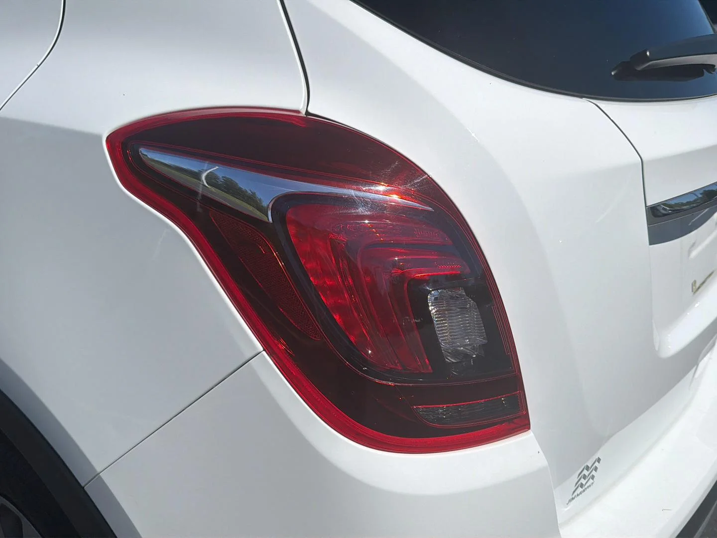 Used 2019 Summit White Buick Preferred image 11