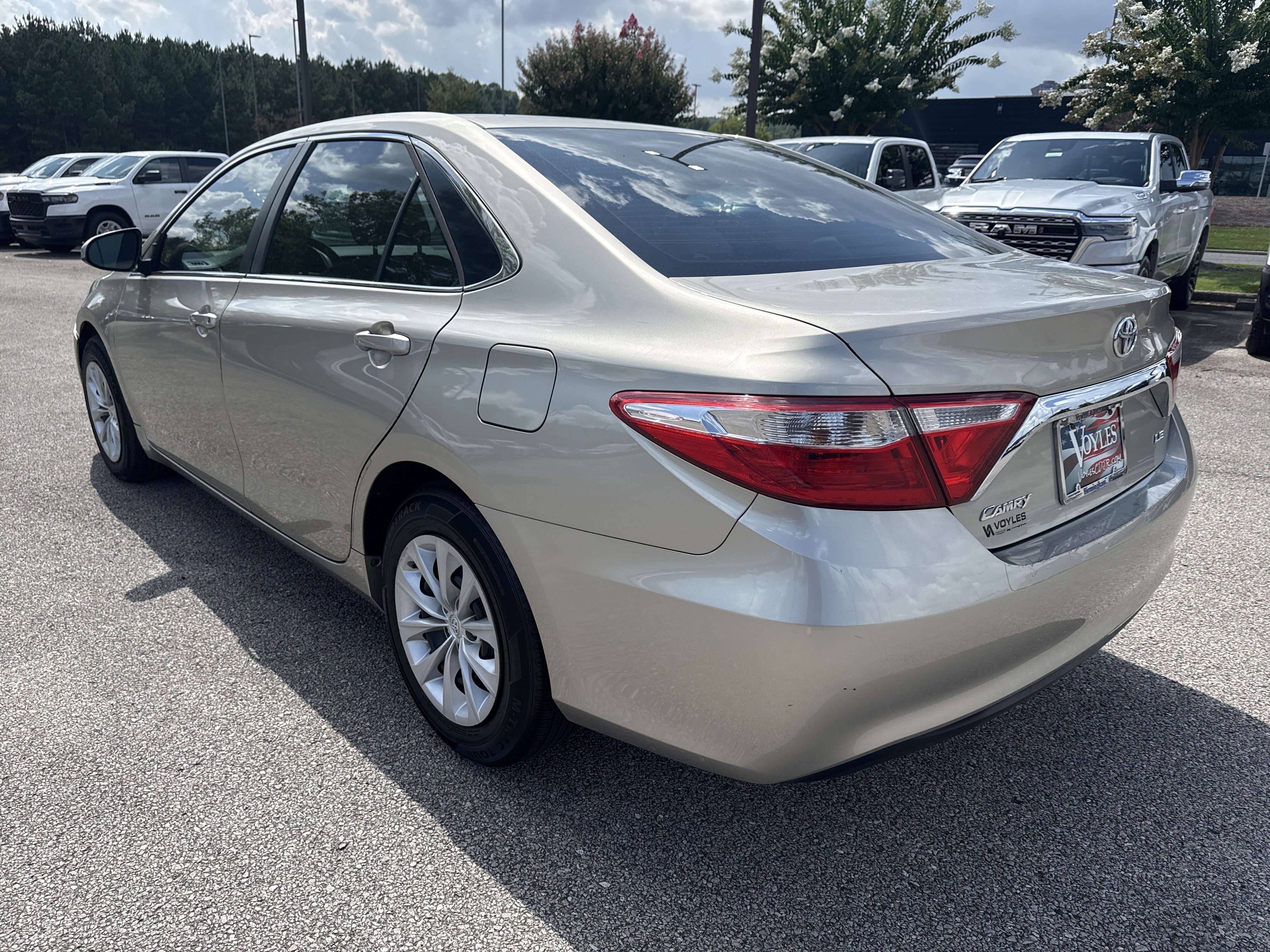 Used 2015 Gold Toyota LE image 5