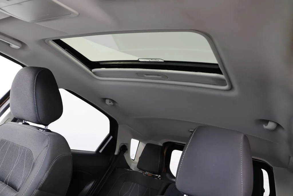 Used 2019 Orange Ford SE image 19