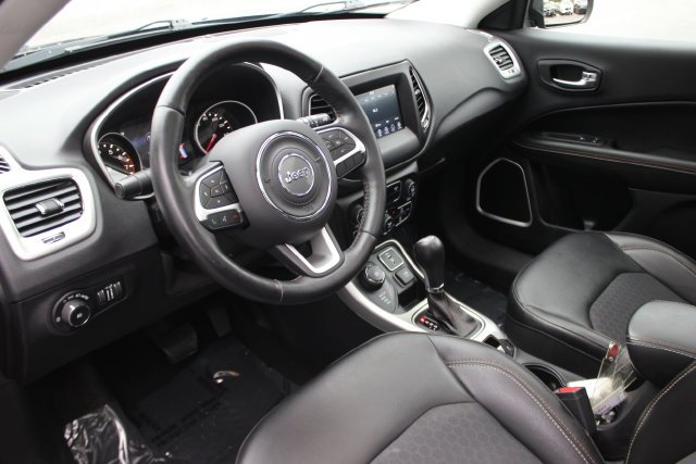 Used 2019 Gray Jeep Latitude image 3