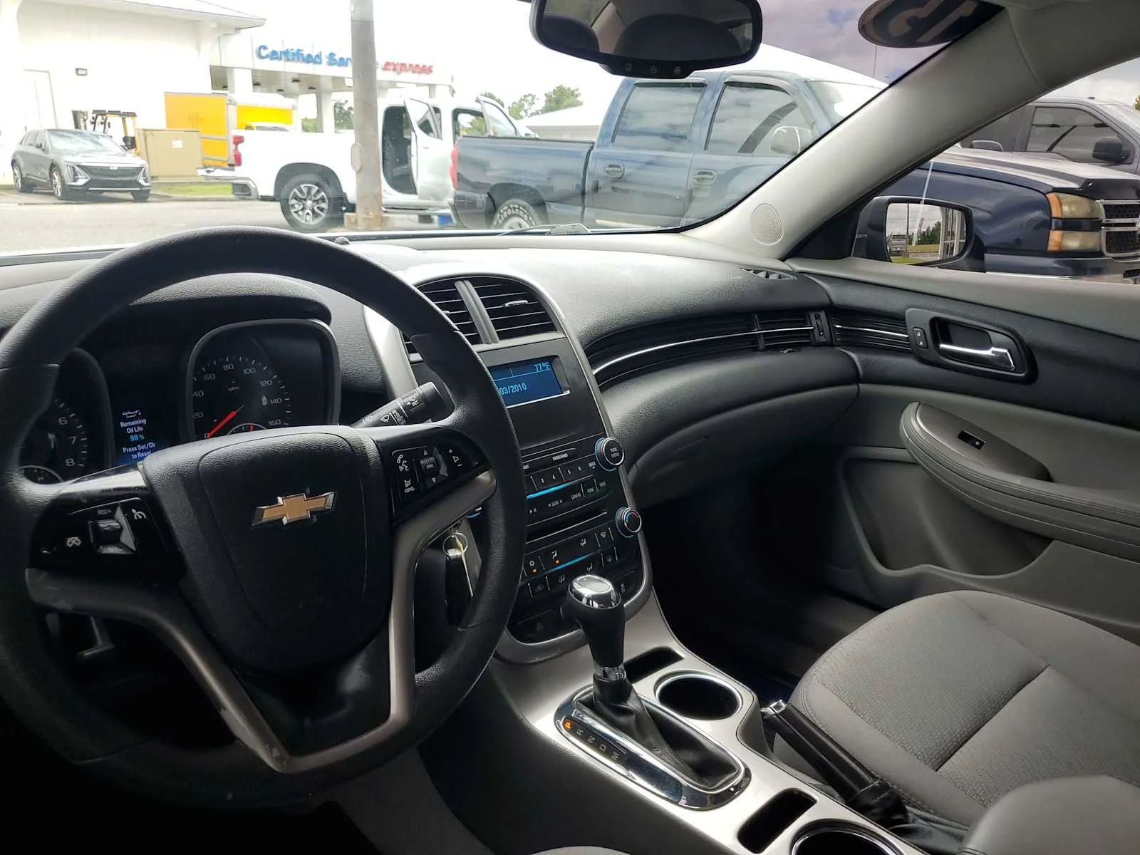 Used 2015 SUMMIT WHITE Chevrolet LS image 20