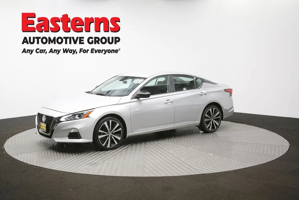 Used 2022 Silver Nissan 2.5 SR image 53