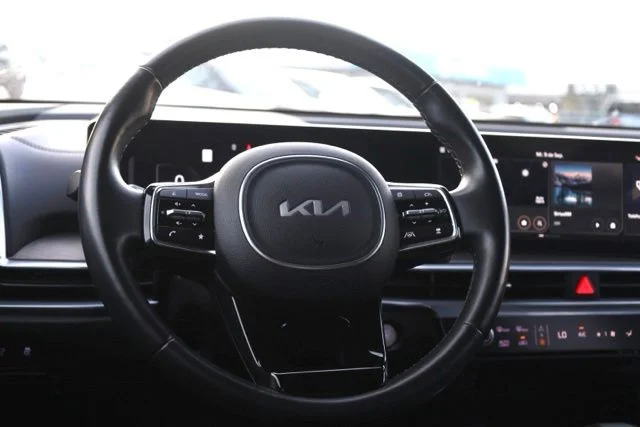 Used 2025 Silver Kia X-Line SX Prestige image 37