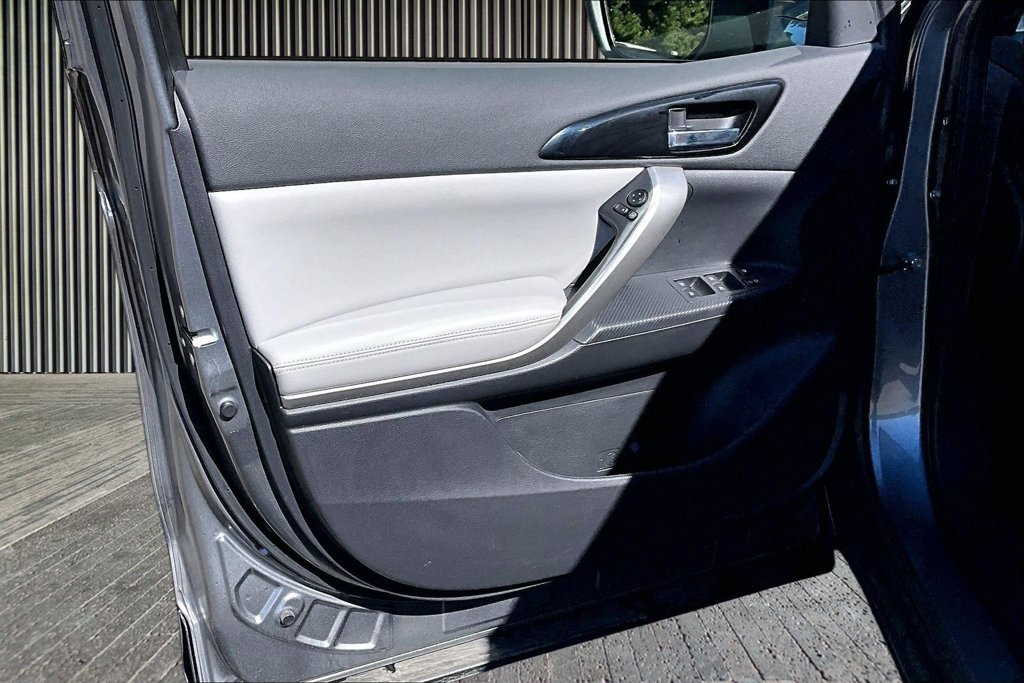 Used 2025 Gray Mitsubishi  image 26