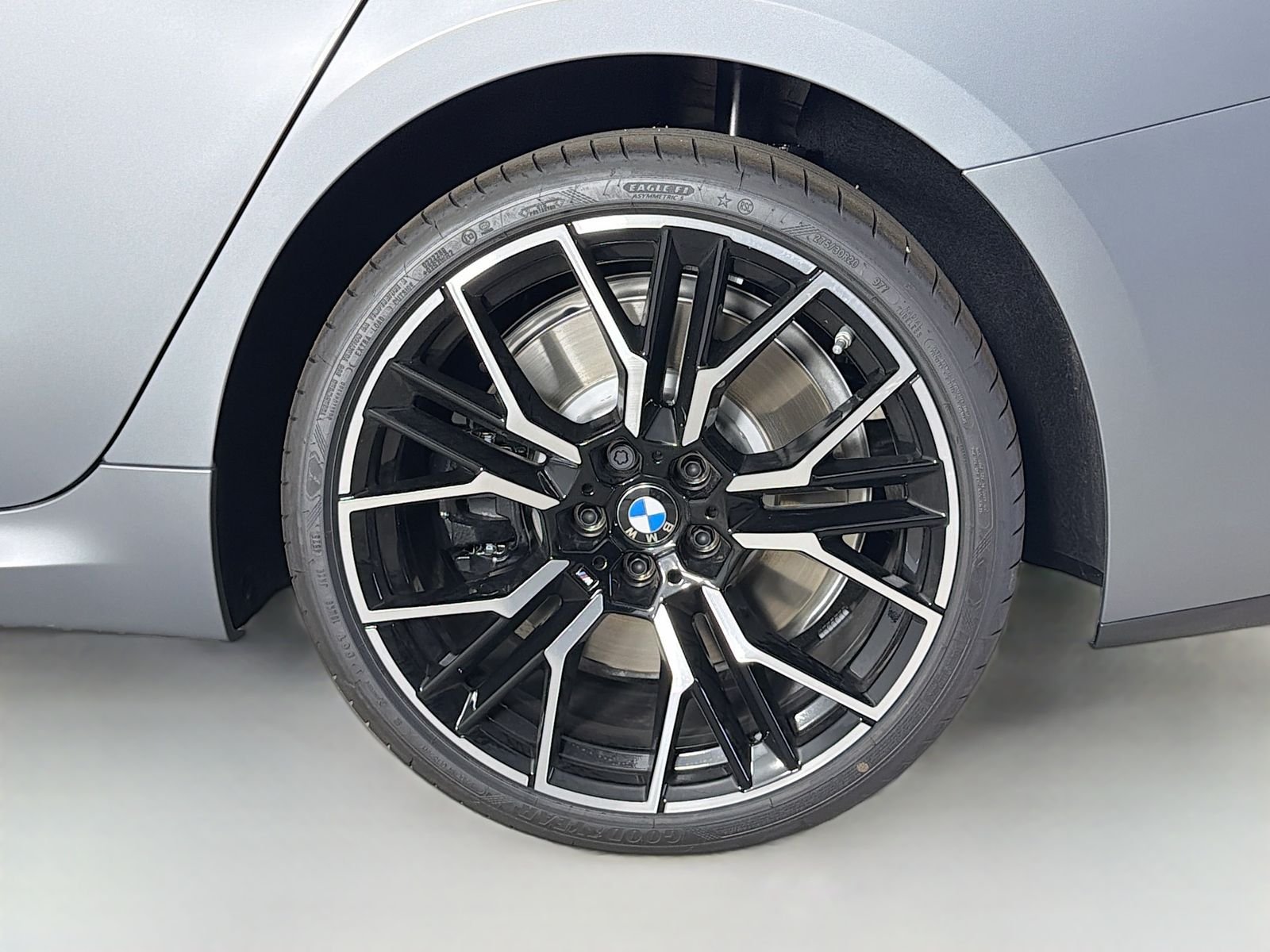New 2026 Frozen Pure Grey Metallic BMW 840 image 33