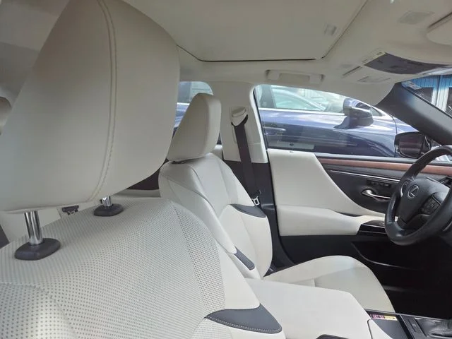 Certified Used 2025 Black Lexus 350 image 6