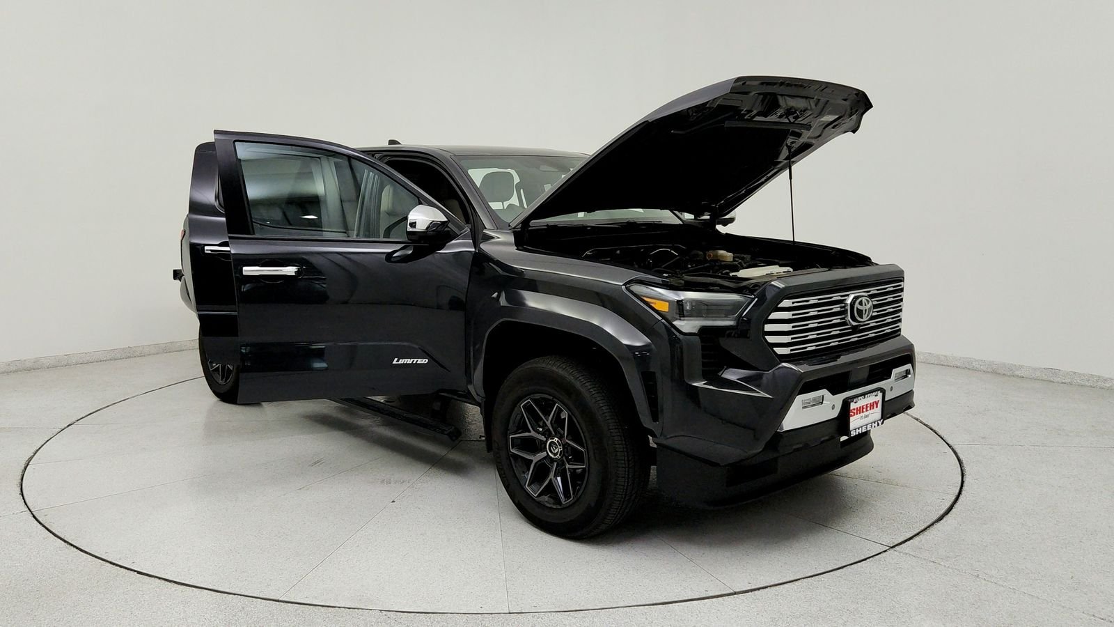 Used 2024  Toyota Limited image 11