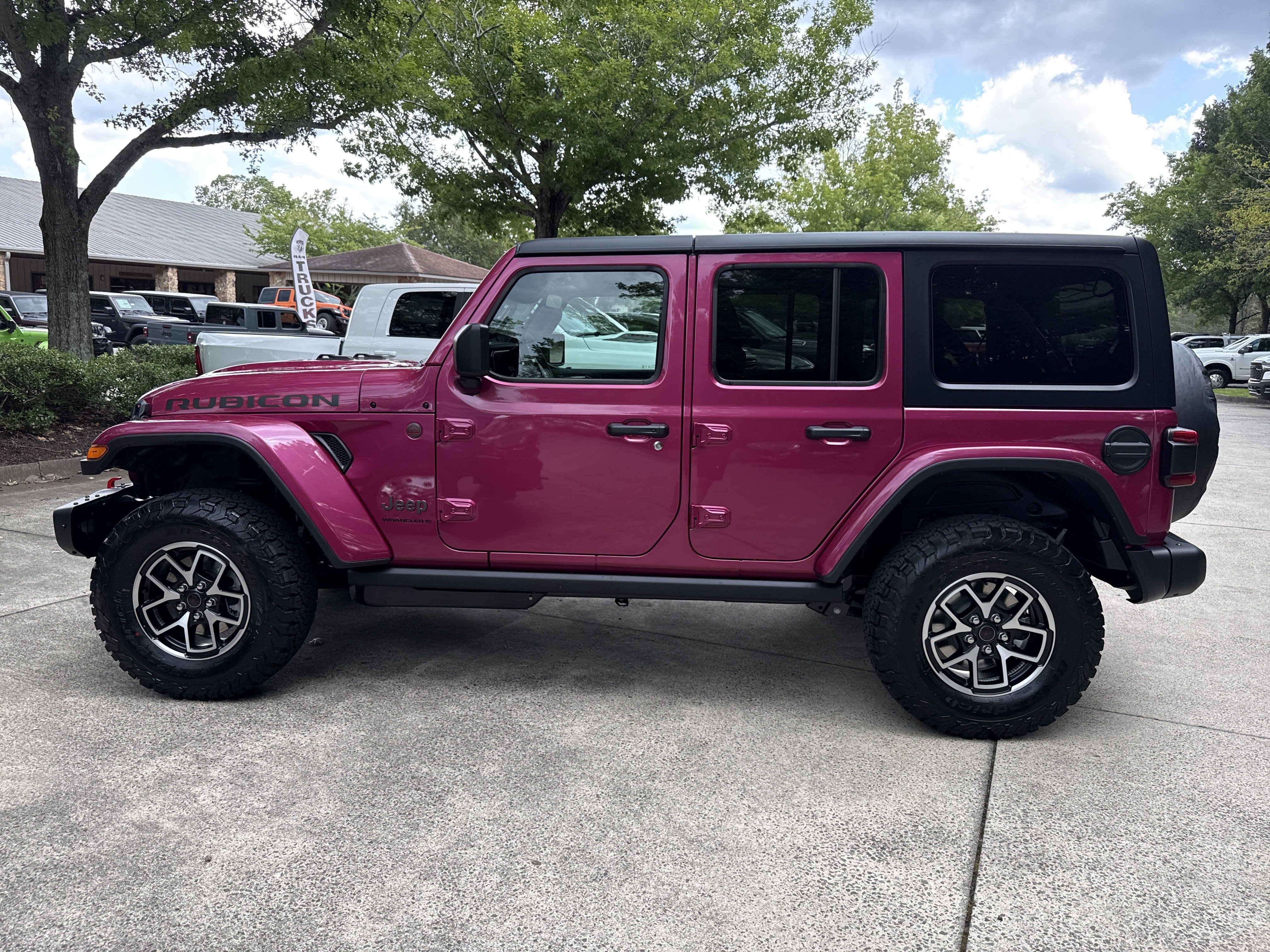 New 2026 Tuscadero Pearlcoat Jeep Rubicon image 4