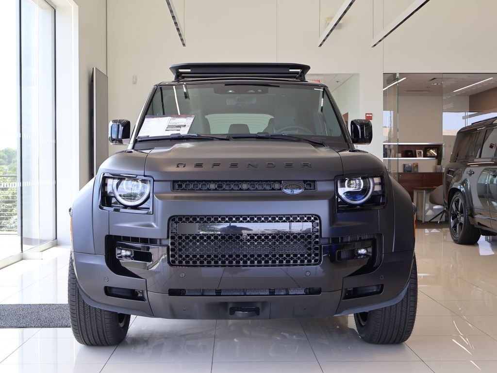 New 2026 Narvik Black Land Rover OCTA Black image 2